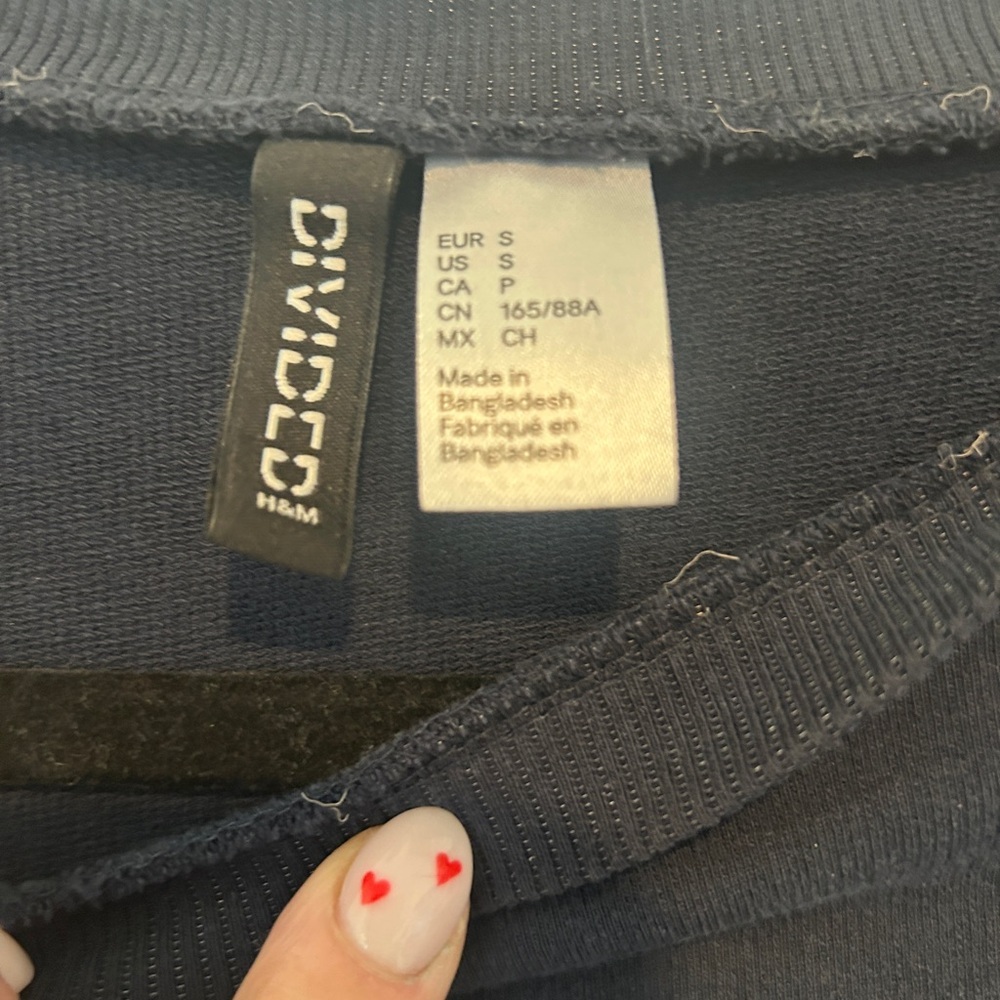 H&M Queens‎ Black Sweater size small - Picture 5 of 5